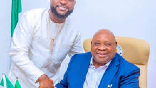 Mixed reactions trail Davido’s appointment as youth mobiliser for Adeleke’s re-election campaign